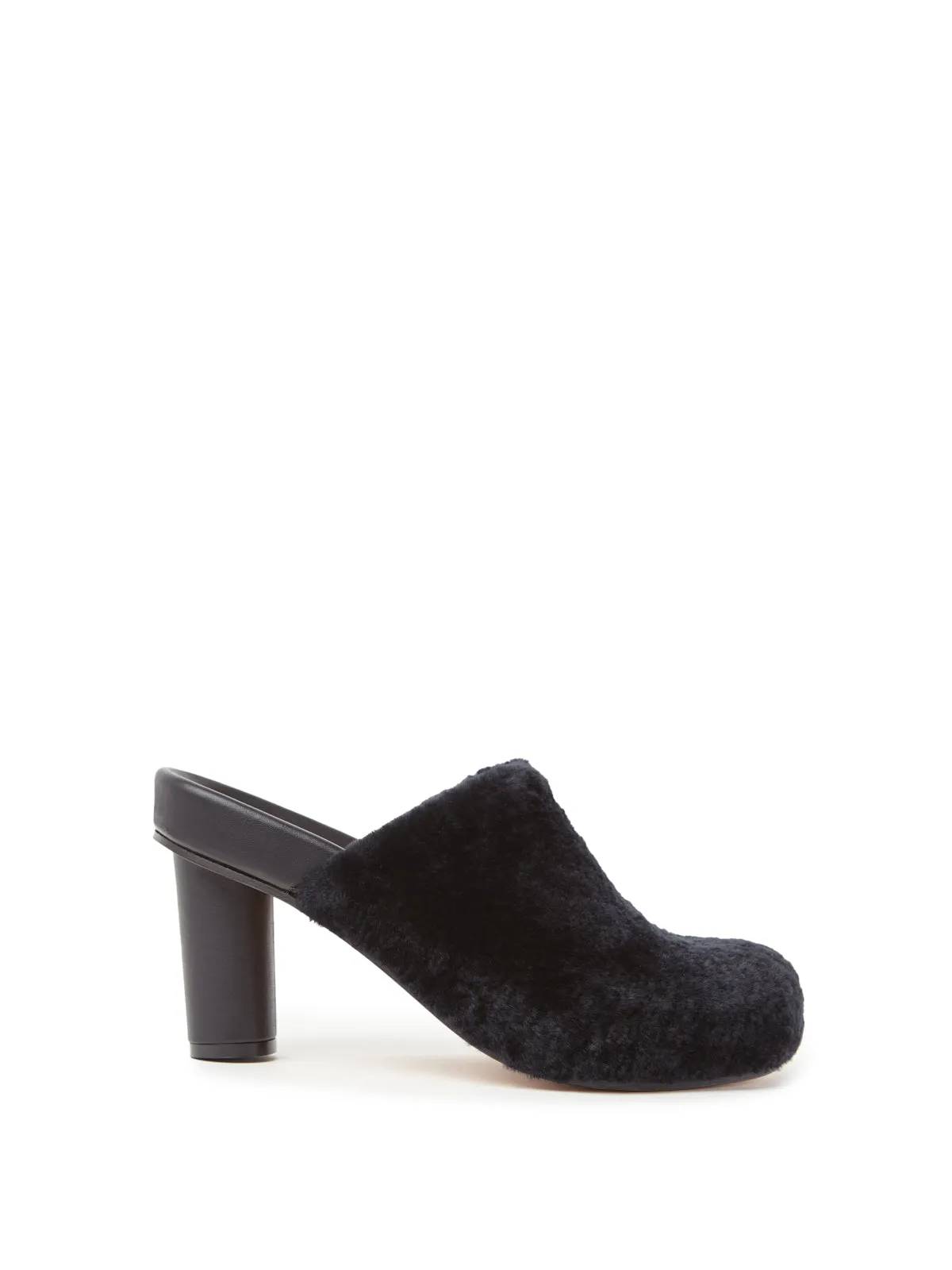 ARIEL MOUTON NEGRO-