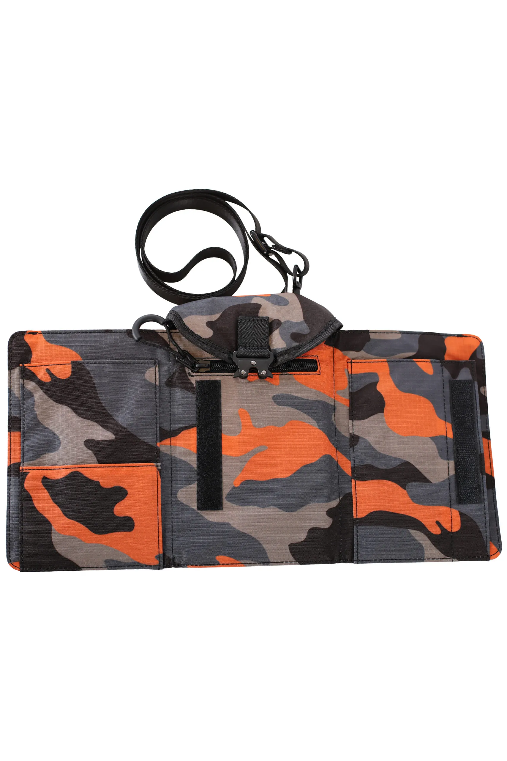 Cartera de viaje con camuflado naranja y logo ceresio