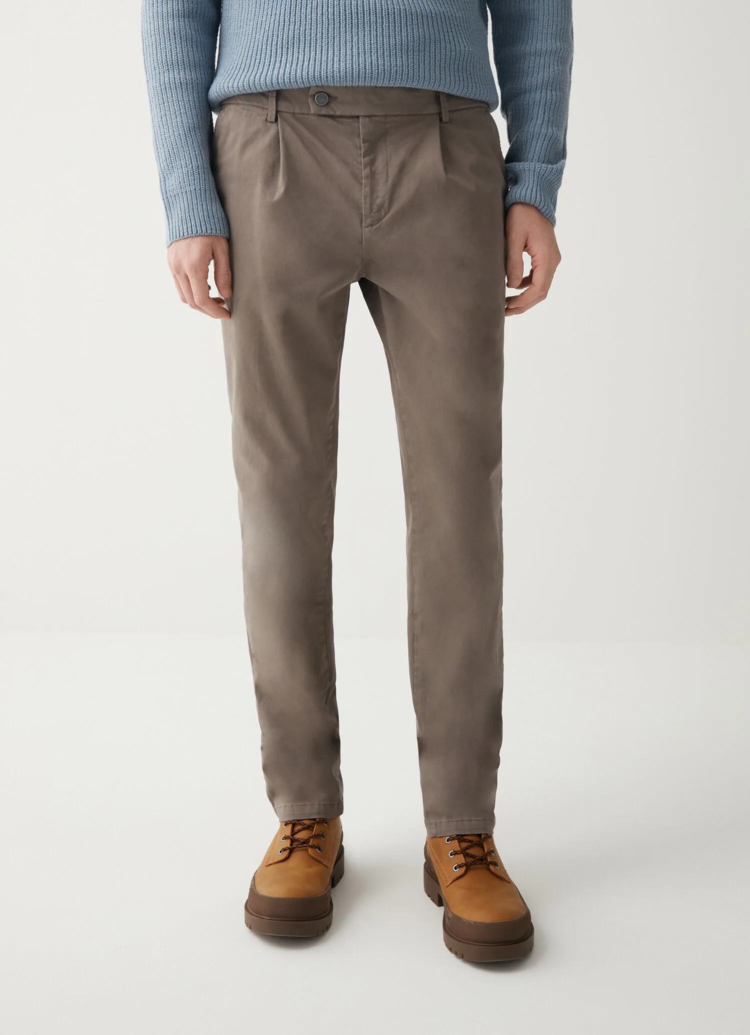 Pantalón clásico con pinzas